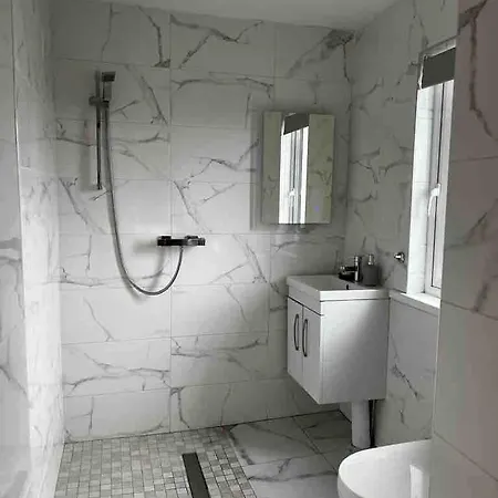 River View - Modern 4 Bedroom Cabraghkeel