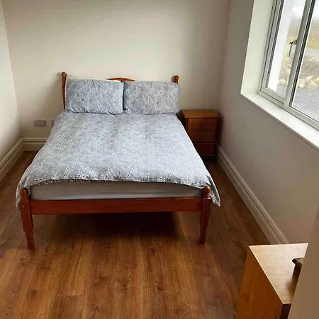 River View - Modern 4 Bedroom * Cabraghkeel