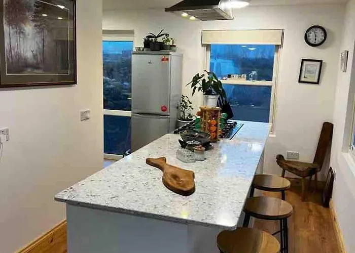 River View - Modern 4 Bedroom Ferienhaus *