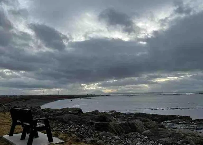 River View - Modern 4 Bedroom * Cabraghkeel