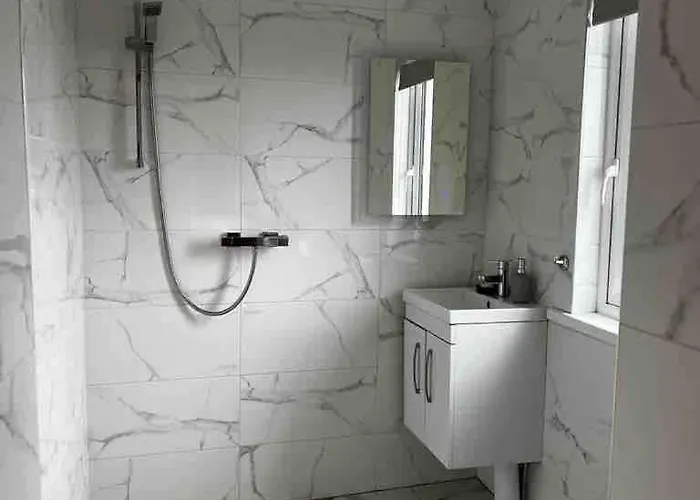 River View - Modern 4 Bedroom Cabraghkeel