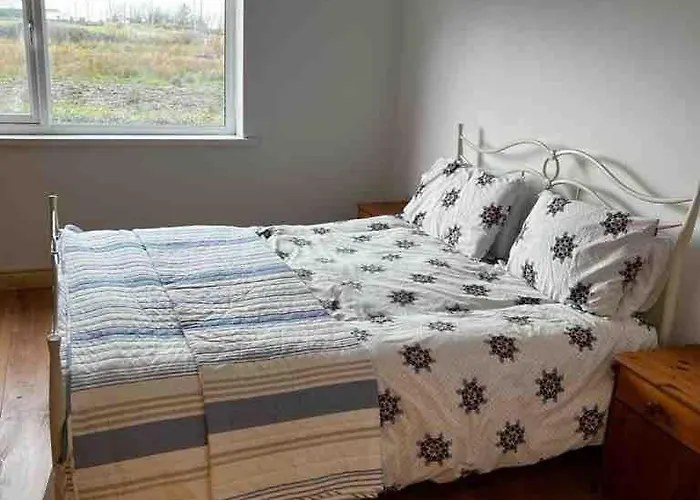 River View - Modern 4 Bedroom *