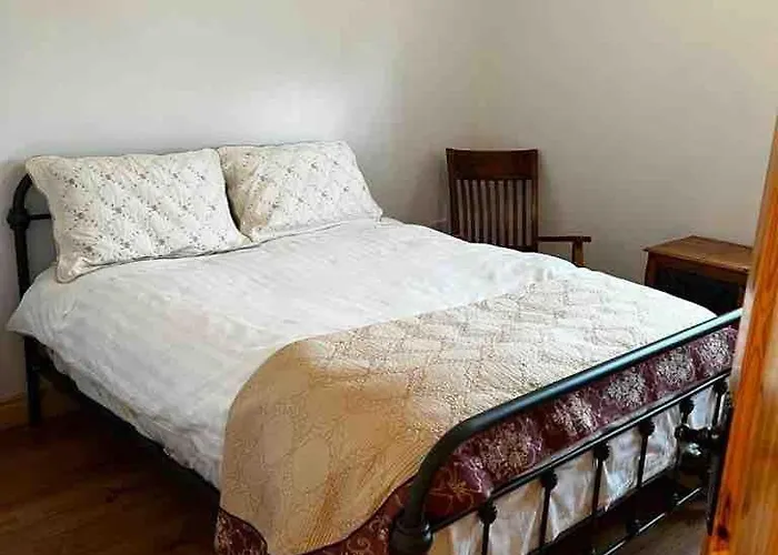 Ferienhaus River View - Modern 4 Bedroom Cabraghkeel