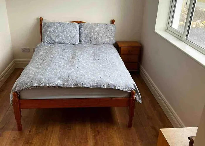 River View - Modern 4 Bedroom * Cabraghkeel